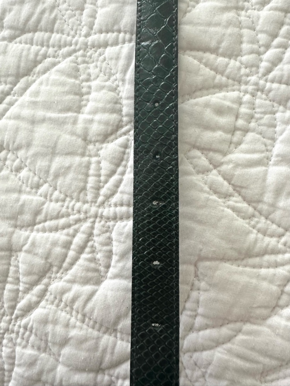 Vintage 1980's Avignon Snake Look Wraparound Green Leather Belt. Made in France - Picture 10 of 11
